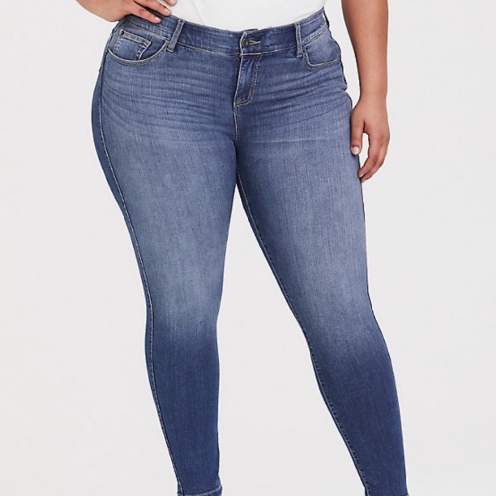 TORRID Bombshell Premium Stretch Skinny Jeans Curve Plus Women’s 18